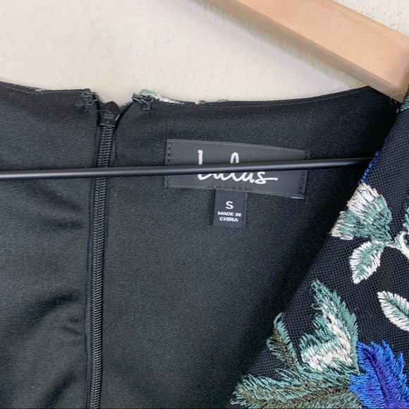 NWT LULU'S Midnight Rendezvous Black Floral Embroidered Romper Size S - Picture 5 of 6